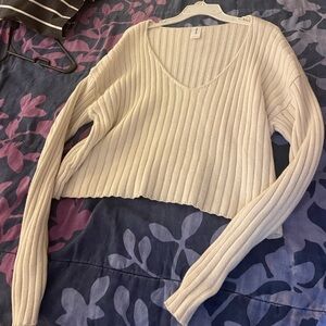 Super cute white long sleeve top